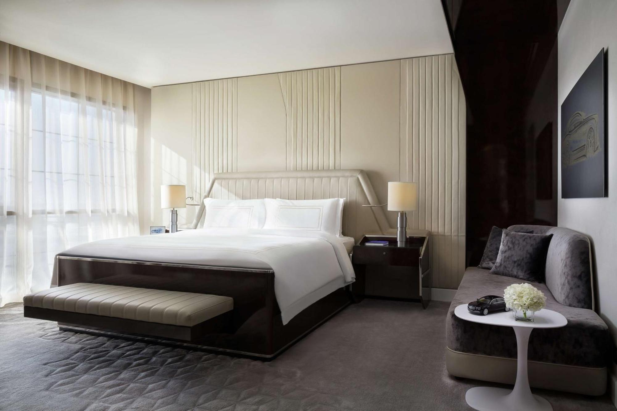 الحبتور بالاس دبي،أحد فنادق ومنتجعات إل إكس آر المظهر الخارجي الصورة A bedroom at The Ritz-Carlton, Hong Kong
