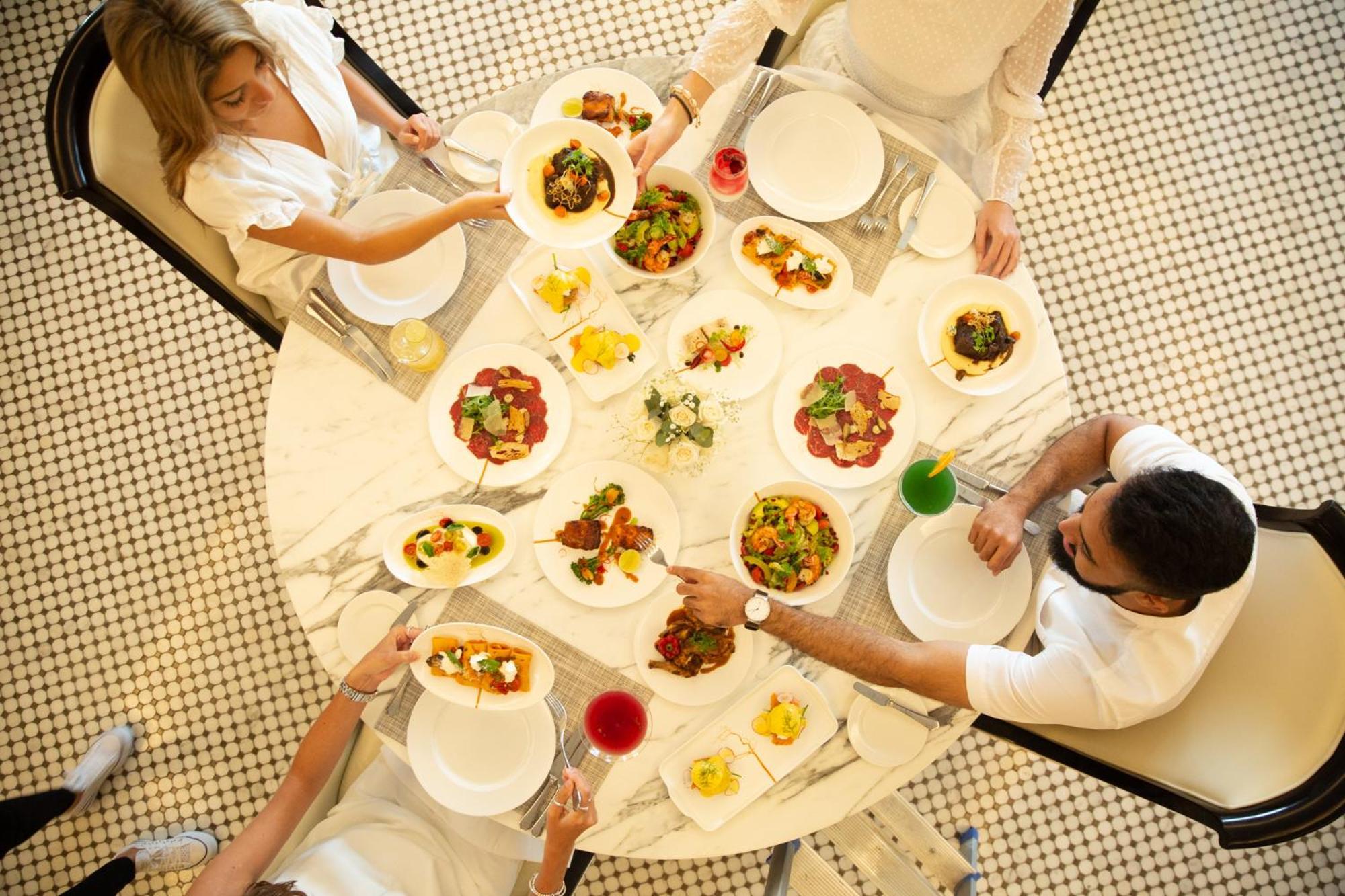 الحبتور بالاس دبي،أحد فنادق ومنتجعات إل إكس آر المظهر الخارجي الصورة A meal at the restaurant